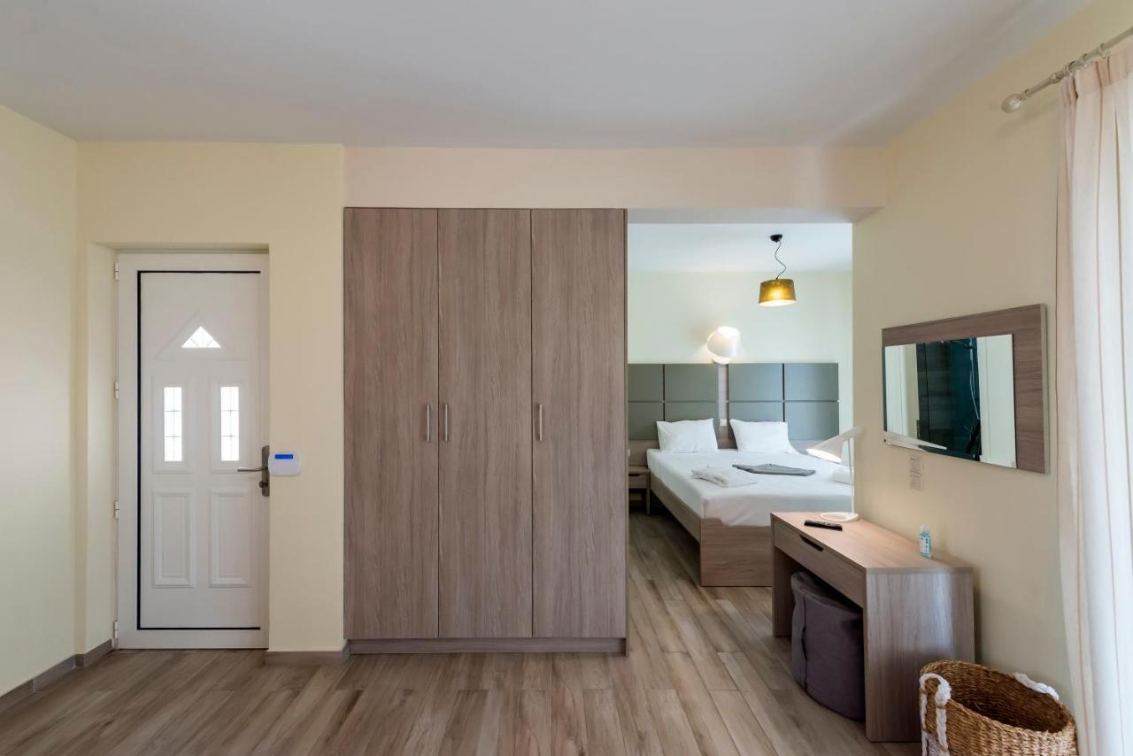 Venus Villa With Private Pool, 2Min To The Beach Finikounda Zewnętrze zdjęcie