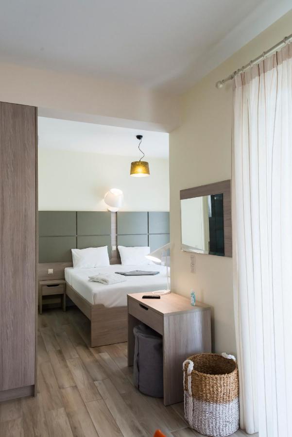 Venus Villa With Private Pool, 2Min To The Beach Finikounda Zewnętrze zdjęcie